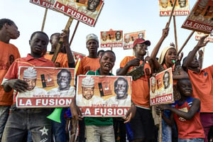 Les partisans du candidat à l’élection présidentielle de 2019 Idrissa Seck lors d’un rassemblement à Dakar, le 22 février 2019. © MICHELE CATTANI/AFP