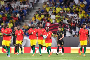 L’équipe guinéenne lors du match amical entre le Brésil et la Guinée au stade RCDE de Cornellà de Llobregat, près de Barcelone (Espagne), le 17 juin 2023. © Pau Barrena / AFP