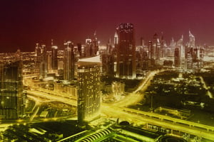 Le quartier d’affaires de Dubaï (Dubai International Financial Centre, DIFC). © Montage JA; Olivier Martin Gambier/Artedia/Bridgeman