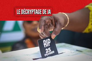 Des personnes votent symboliquement pour protester contre le retard de l’élection présidentielle, à Dakar, le 25 février 2024, jour de la date initialement prévue. © Cem Ozdel/Anadolu via AFP