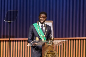 Bassirou Diomaye Faye prononce son premier discours en tant que président du Sénégal à Diamniadio, le 2 avril 2024. © JOHN WESSELS/AFP