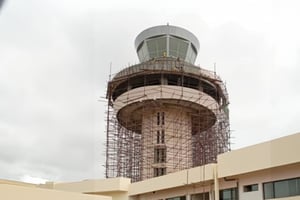 La tour de contrôle en travaux de l’aéroport international de Bangui-M’poko. © DR