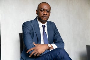 Cabral Libii, le président du Parti camerounais pour la réconciliation nationale, à Paris, le 28 février 2022. © Bruno Lévy pour JA
