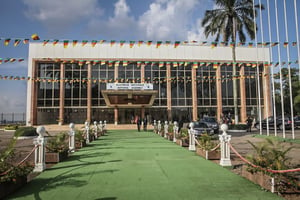 Le siège de l’Assemblée nationale à Yaoundé. © DR