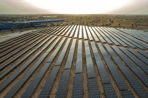 Une ferme solaire de 50 MW, près de Nouakchott, le 25 septembre 2023. © Photo by MED LEMINE RAJEL / AFP