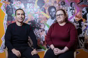 Karim Beguir et Zohra Slim, cofondateurs d’InstaDeep, une start up spécialisée dans l’intelligence artificielle et du machine learning. À Paris, le 25 janvier 2023. © Vincent Fournier pour JA