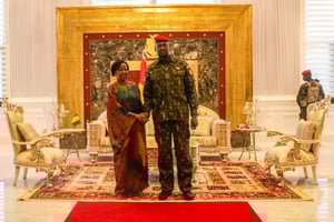 La secrétaire générale de l’OIF, Louise Mushikiwabo, rencontre le président guinéen, Mamadi Doumbouya, à Conakry, en janvier 2024. © Présidence de la République de Guinée