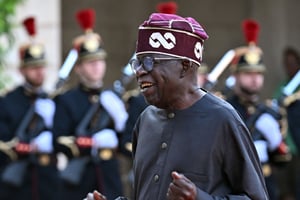 Le président du Nigeria, Bola Tinubu, s’apprête à rencontrer le président français, Emmanuel Macron, en marge du Sommet pour un nouveau pacte financier mondial, à Paris, le 23 juin 2023. © Mustafa Yalcinn/ANADOLU/ AFP