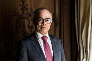L’ambassadeur du Maroc en France, Chakib Benmoussa, à Paris, le 23 juillet 2021. © Corentin Fohlen/ Divergence