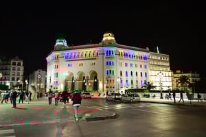La Grande Poste d’Alger, ancien centre administratif de l’Algérie, qui, selon le rapport, est le pays le moins endetté du continent. © Isa Terli/Anadolu via AFP