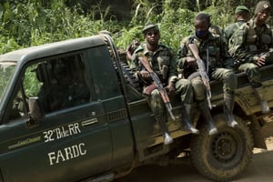 Véhicule militaire lors d’une opération contre les forces armées dans le territoire de Beni, dans le nord est de la République démocratique du Congo, le 11 décembre 2021. © Alain Uaykani /CHINENOUVELLE/SIPA