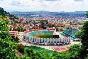 En mars 2025, la CAF a refusé d’homologuer le stade malgache de Baréa, à Antananarivo. © Creative Commons
