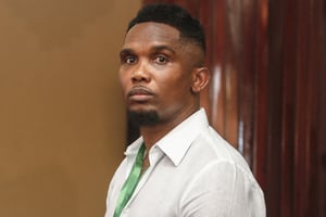 Samuel Eto’o lors de l’élection à la tête de la Fecafoot à l’hôtel Mont Fébé à Yaoundé, le 11 décembre 2021. © Daniel Beloumou Olomo/AFP
