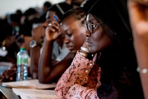 Pour la Gen Z africaine, les résultats passent avant la démocratie – par François Soudan