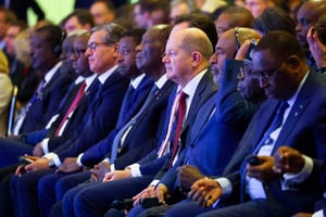 Olaf Scholz (au c.), lors de l’initiative G20 Compact with Africa, à Berlin, le 20 novembre 2023. © REUTERS/Fabrizio Bensch