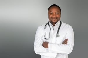 Le médecin camerounais Julien Gnipieven Tekombo. © DR