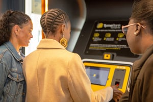 La finance demeure le segment le plus attrayant pour les investisseurs. Ici un distributeur de la banque numérique sud-africaine, TymeBank, a atteint le statut de licorne en décembre 2024. © TymeBank