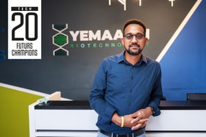 Le docteur Yaw Bediako, co fondateur et PDG de Yemaachi Biotech, dans le laboratoire de Yemaachi Biotech à Accra, Ghana, le 7 mai 2024. © Montage JA; Gates Archive/Nana Kofi Acquah