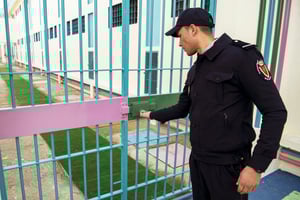 Les personnes mises en cause dans l’affaire restent pour l’heure, et malgré le retrait des plaintes, détenues à la prison d’Oukacha, à Casablanca. © FADEL SENNA/AFP