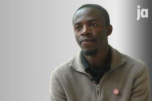 Joshua Amponsem, militant ghanéen qui a notamment fondé la Green Africa Youth Organization. © DR : JA.