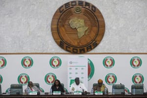 Les employés devraient toucher des indemnités à hauteur de trois mois de salaire de base.