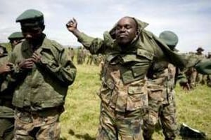 Le chef d’Ã©tat-major rebelle Bosco Ntaganda avec son uniforme de l’armÃ©e congolaise, le 29 jan