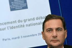 Eric Besson lors du lancement du débat sur l’Identité nationale © AFP