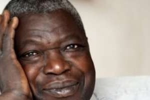 Kofi Yamgnane, premier maire noir de France, est candidat à  l’élection présidentielle au Togo