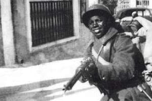 Mamadou Hady Bâh pendant la campagne de France, en 1940 © Collection J. Mallière, addiba.free.fr