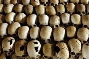 Crânes des victimes du génocide rwandais au Mémorial de Ntarma © AFP