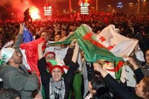 Supporteurs maghrébins, après la qualification de l’Algérie pour le Mondial © AFP