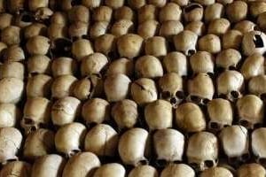 Crânes de victimes du génocide rwandais de 1994 au mémorial de Ntarama © AFP