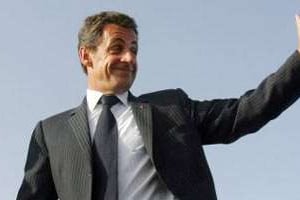 Nicolas Sarkozy monte dans l’avion présidentiel © AFP