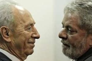 Shimon Peres et Lula da Silva en novembre 2009 à Brasilia © AFP