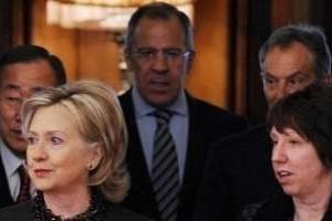 Ban Ki-moon, Hillary Clinton, Sergueï Lavrov, Tony Blair et Catherine Ashton, réunis à Moscou. © AFP