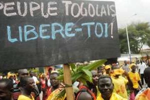 Des partisans de l’opposition manifestent contre la réelection de Faure Gnassingbé. © AFP