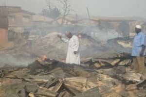 Les décombres du grand marché de Laronto lors des émeutes dans la région de Jos, en janvier 2010 © Aminu Abubakar/Irin