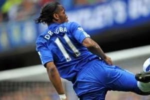 Didier Drogba n’a pas marqué mais son jeu a été décisif dans la victoe Stoke. © AFP