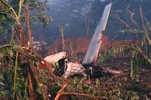 L’épave de l’avion présidentiel, abattu le 6 avril 1994, à la veille du génocide. © Gamma