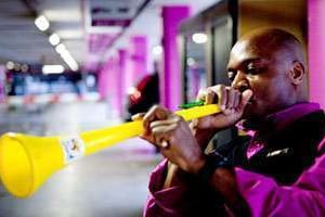 Tout est objet de fierté à la veille du Mondial – même les bruyantes « vuvuzelas ». © AFP