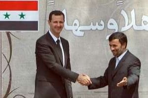 Bachar el-Assad et Mahmoud Ahmadinejad, le 27 août 2009 à Téhéran. © AFP