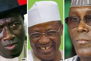Goodluck Jonathan, Ibrahim Babangida et Atiku Abubakar, trois prétendants pour un trône.