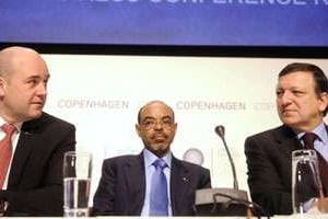 Le Premier ministre éthiopien Meles Zenawi (au c.) au sommet de Copenhague. © AFP