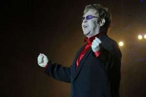 Le chanteur britannique Elton John, le 26 mai 2010, à Rabat. © AFP
