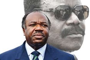 Ali Bongo Ondimba devant son père et prédécesseur, Omar Bongo Ondimba. © Montage PM