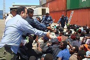 Des migrants clandestins subsahariens refoulés par l’Italie, à Tripoli, en mai 2009. © UN HCR