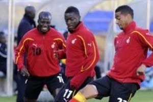 Les joueurs du Ghana Stephen Appiah, Sulley Muntari et Kevin-Prince Boateng à l’entraînement. © AFP