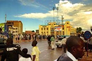 Lumumbashi : un développement rationnel, des rues calmes et propres… On est loin de Kinshasa. © Baudouin Mouanda