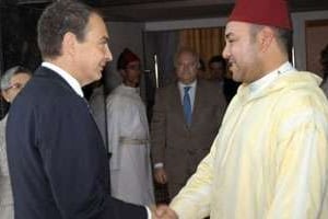 Le Premier ministre espagnol Jose Luis Zapatero et le roi du Maroc Mohammed VI, le 11 juillet 2008. © AFP