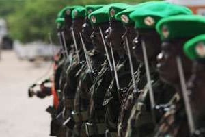 Des soldats ougandais de l’Amisom, en 2009 à Mogadiscio. © AFP